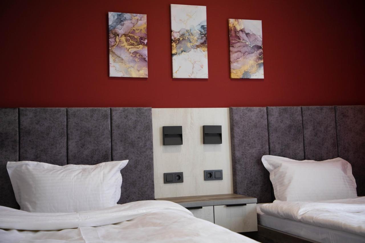 Zodiac Hotell Atyraū Eksteriør bilde